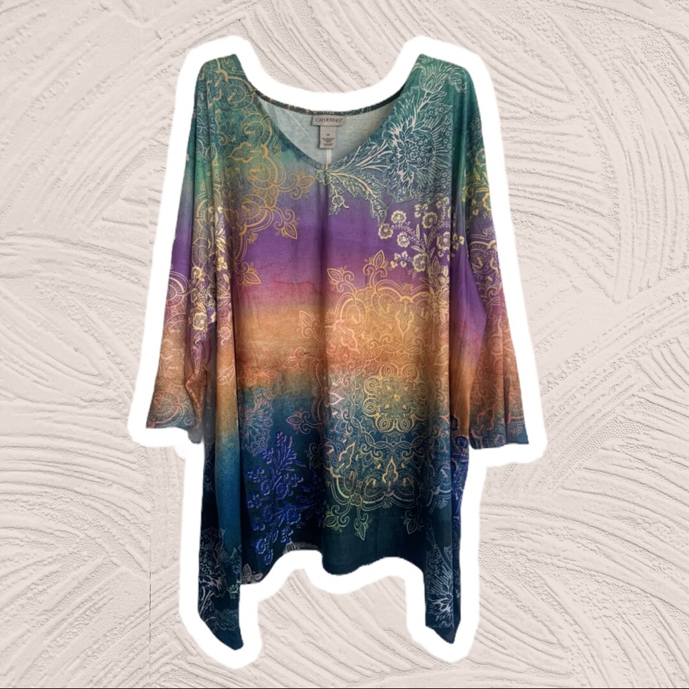 3x v-neck multicolored soft tee.  Teardrop sides.